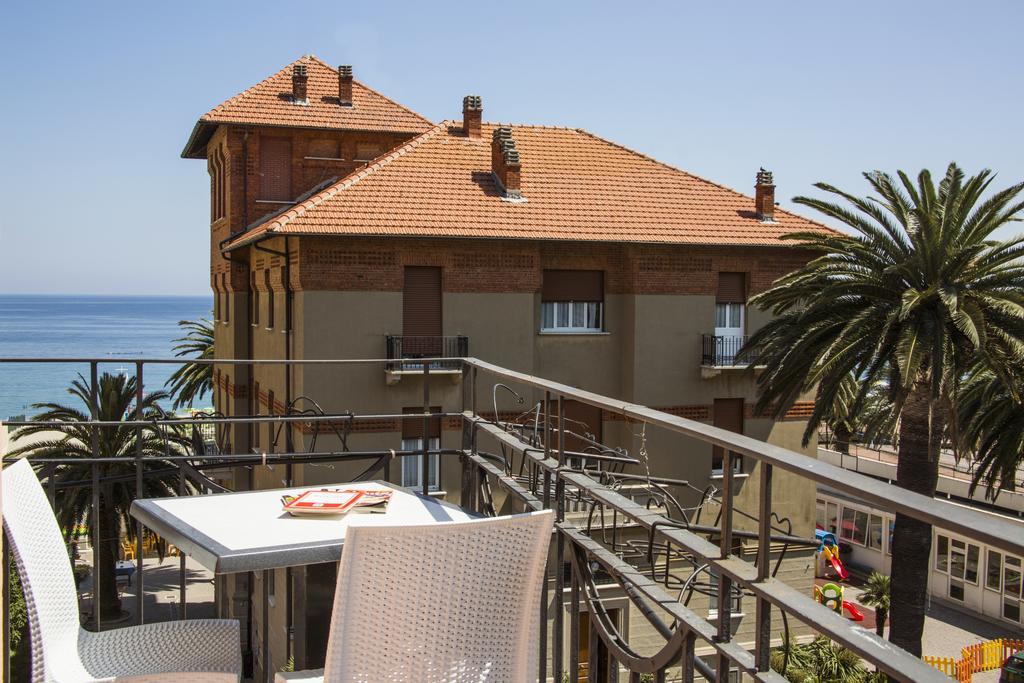 Hotel Mimosa Spotorno Ruang foto