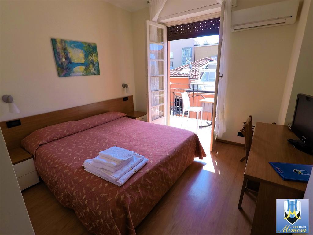 Hotel Mimosa Spotorno Bagian luar foto