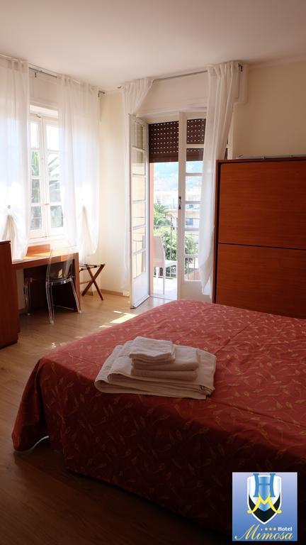 Hotel Mimosa Spotorno Bagian luar foto