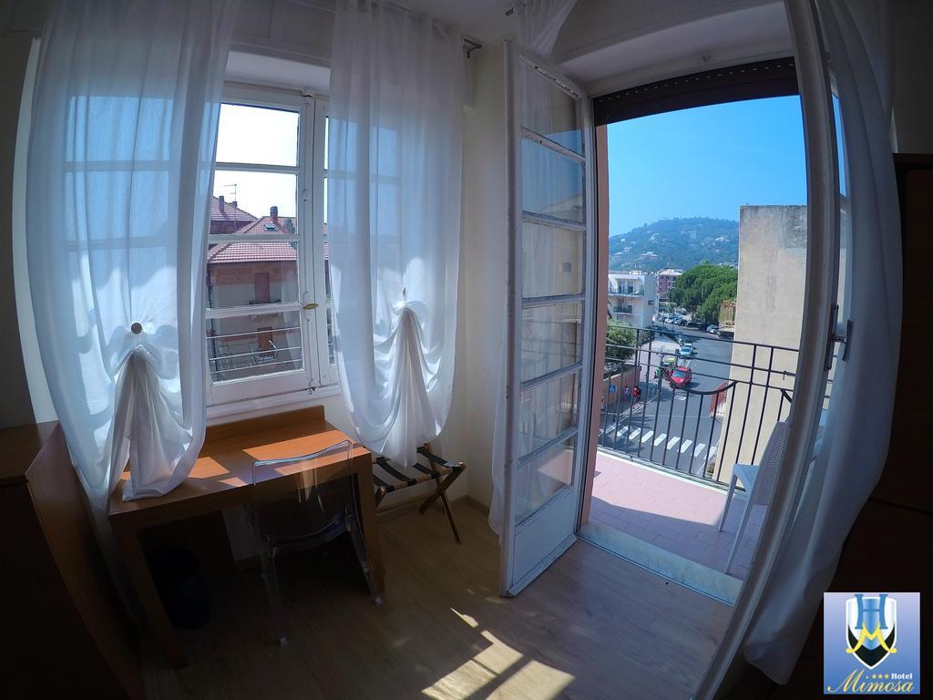 Hotel Mimosa Spotorno Bagian luar foto