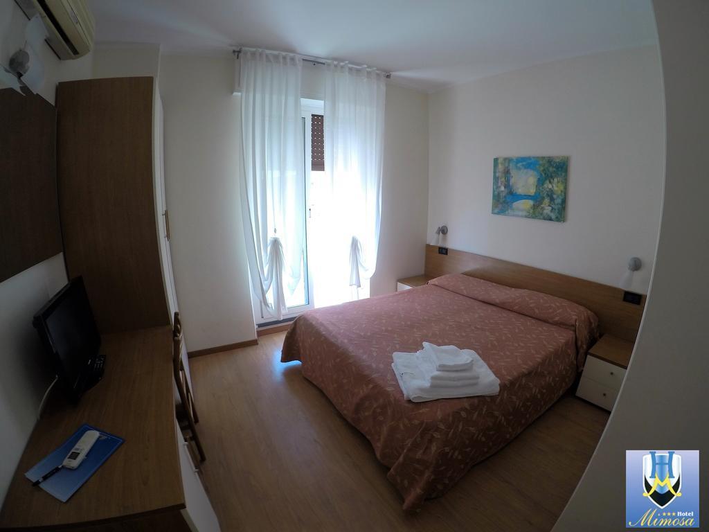Hotel Mimosa Spotorno Bagian luar foto