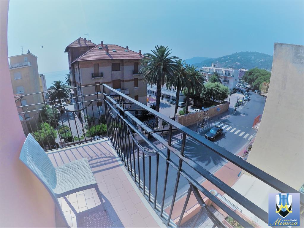 Hotel Mimosa Spotorno Bagian luar foto