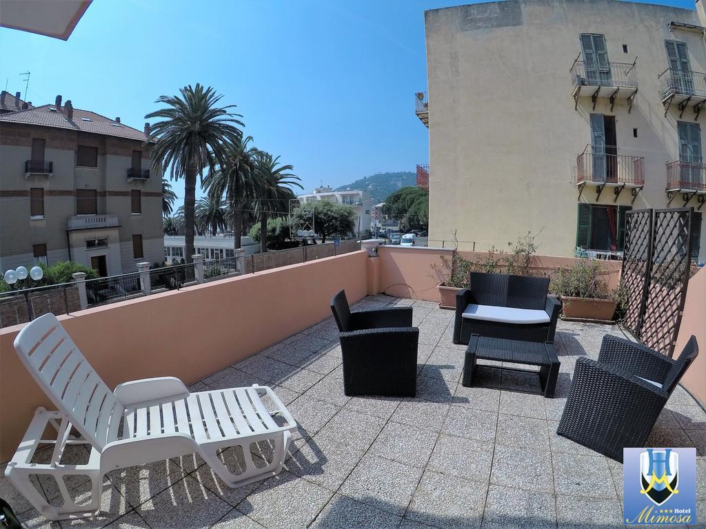 Hotel Mimosa Spotorno Bagian luar foto