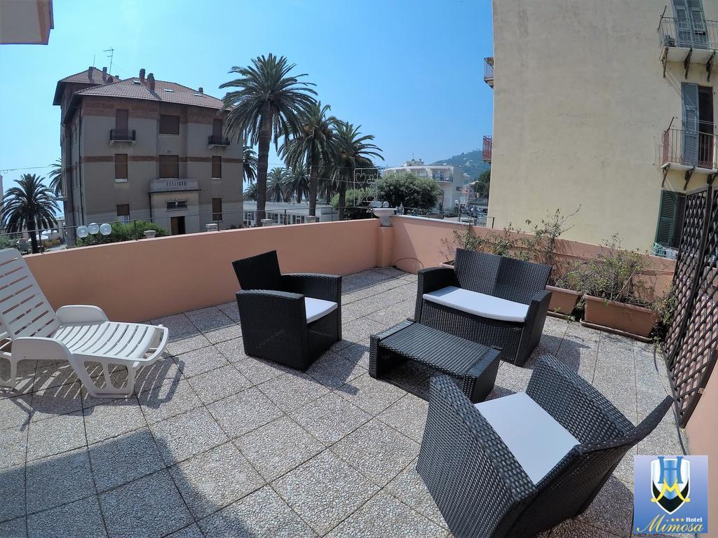 Hotel Mimosa Spotorno Bagian luar foto